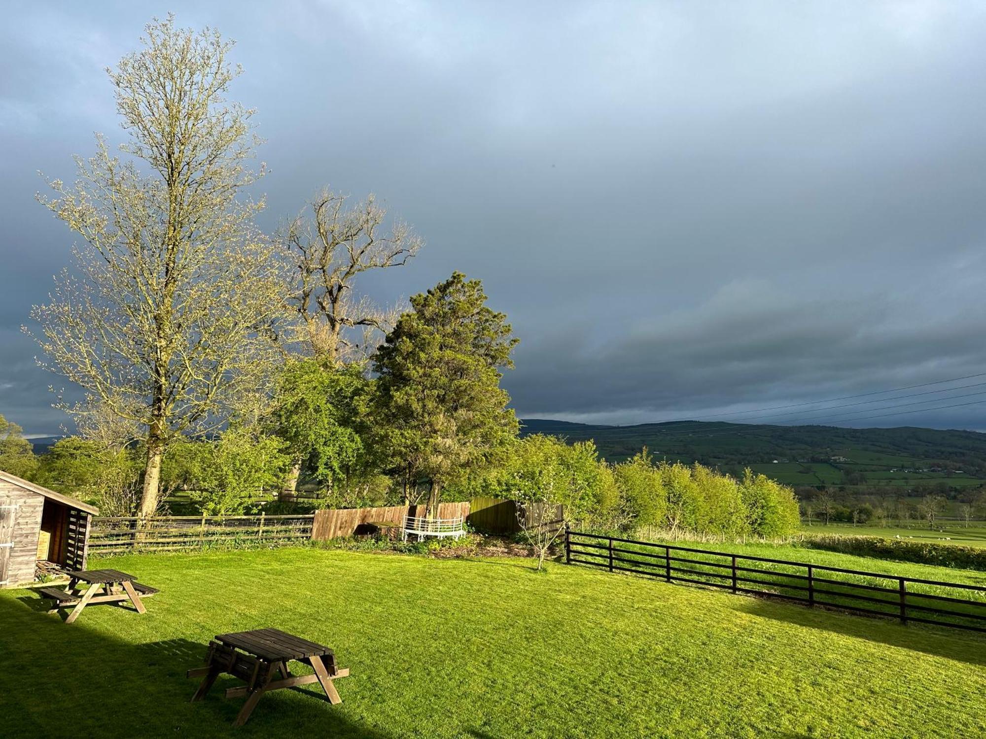 Greendale Teahouse And Rooms Chatburn Экстерьер фото